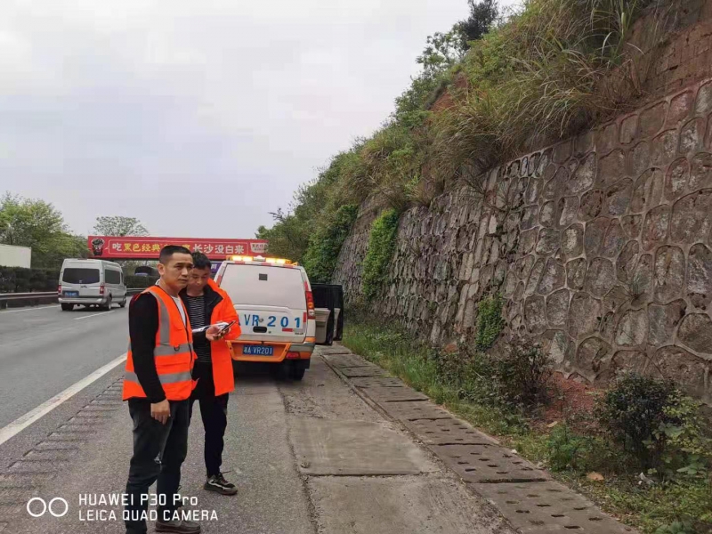 忠诚的“高速卫士”