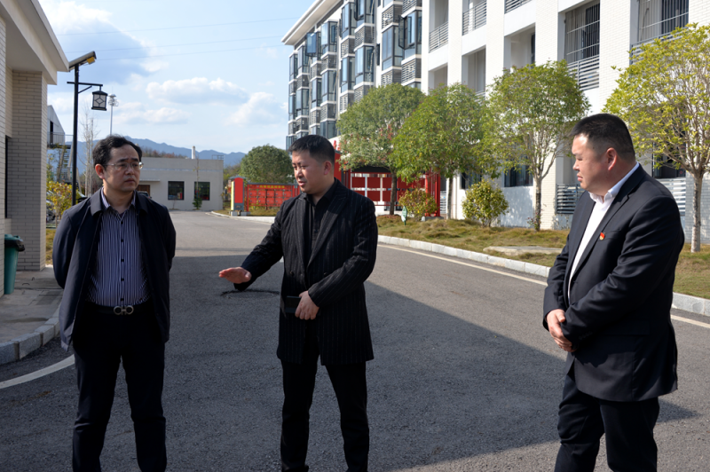 20230403935080.png 在芷江收费管理中心调研“三保三大”专项行动开展情况.png