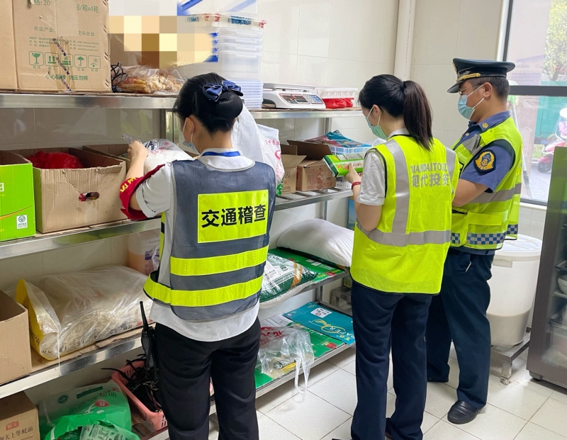 20231213576841.jpg 1 食堂卫生检查.jpg